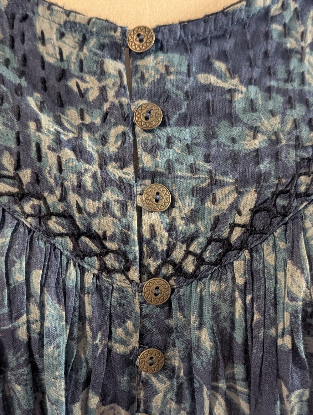 We The Free Navy Blue Floral Flowy Button-Front Peasant Top, Size Small - Picture 2 of 6